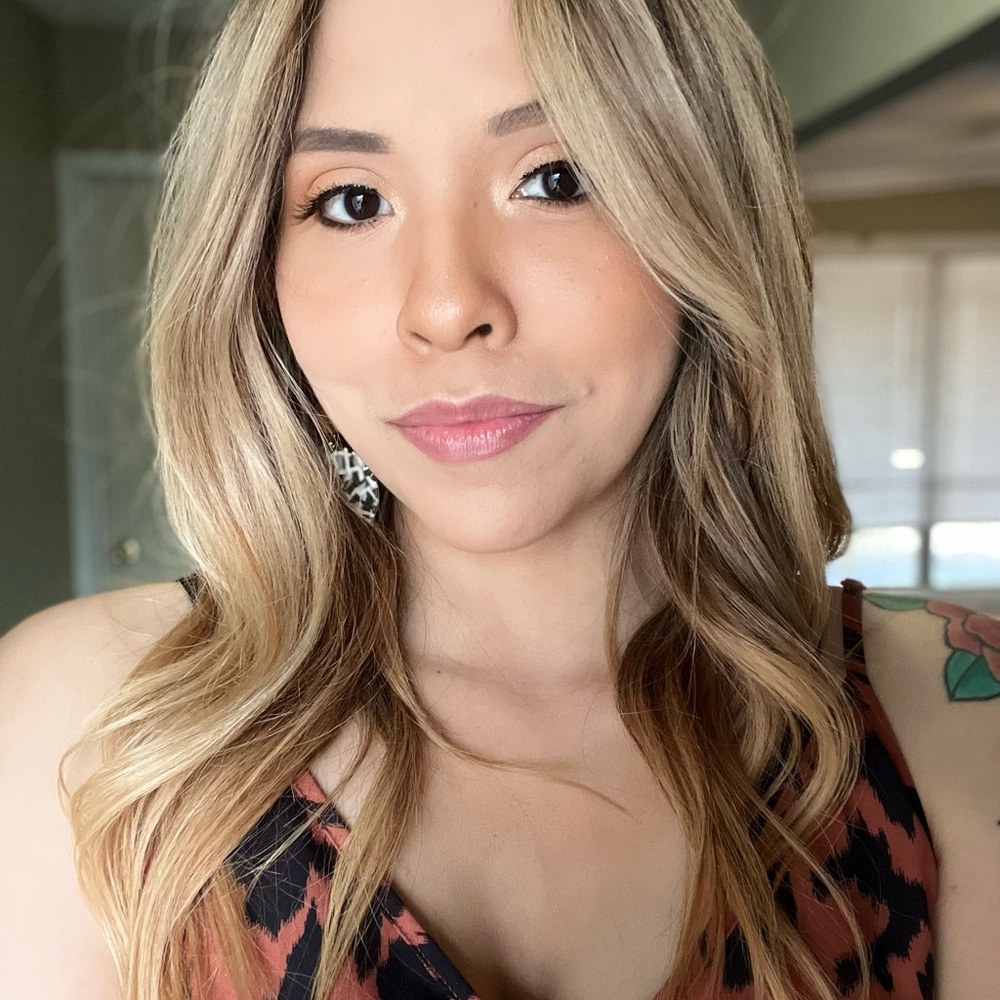 Meet your Posher, Courtney